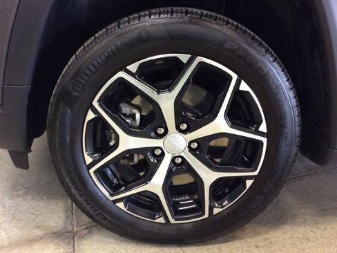 Used 2024 Jeep Compass Limited image 9