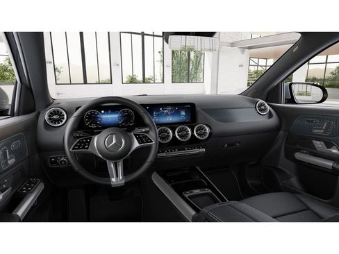 New 2026 Mercedes-Benz GLA 250 4MATIC image 3