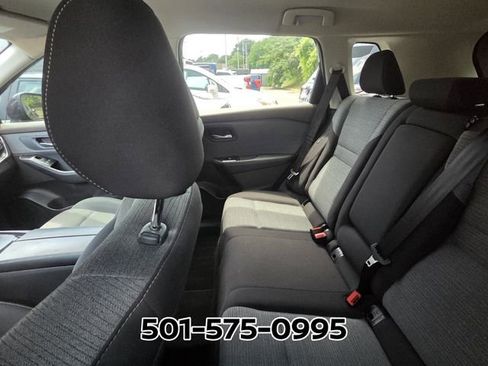 Used 2023 Nissan Rogue SV FWD image 10
