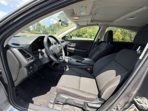 Used 2016 Honda HR-V EX image 9