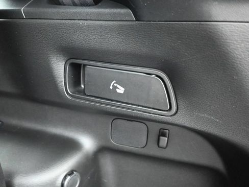 Used 2023 Mitsubishi Outlander SE FWD image 34