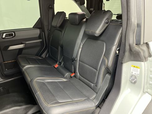 Used 2023 Ford Bronco Badlands AWD/4WD image 10