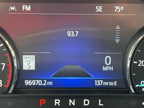 Used 2022 Ford Explorer XLT w/ Equipment Group 202A AWD/4WD image 19