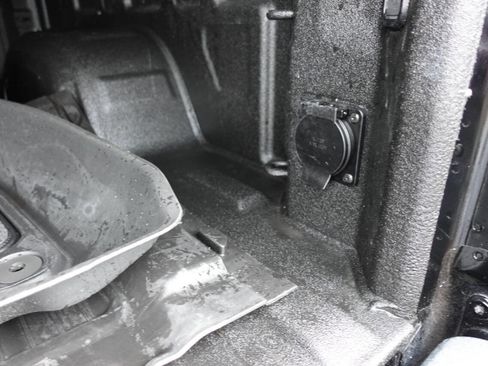 Used 2024 GMC Sierra 1500 AT4 w/ AT4 Preferred Package image 33