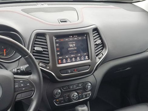 Used 2019 Jeep Cherokee Trailhawk w/ Cold Weather Group AWD/4WD image 24