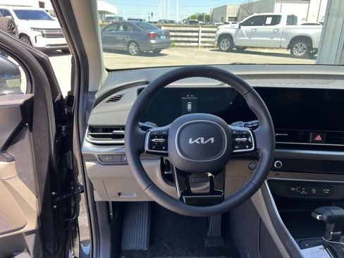 New 2026 Kia Carnival FWD image 14
