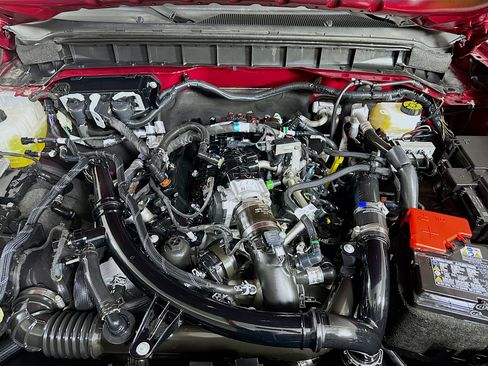 Used 2025 Ford Bronco Badlands image 32