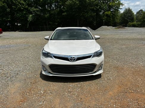 Used 2015 Toyota Avalon Limited FWD image 5