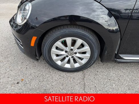 Used 2017 Volkswagen Beetle 1.8T S image 11