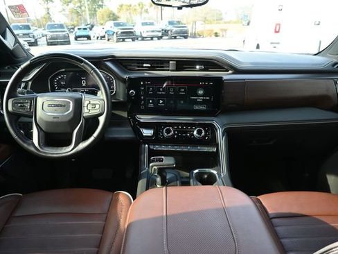 Used 2025 GMC Sierra 1500 Denali Ultimate image 12
