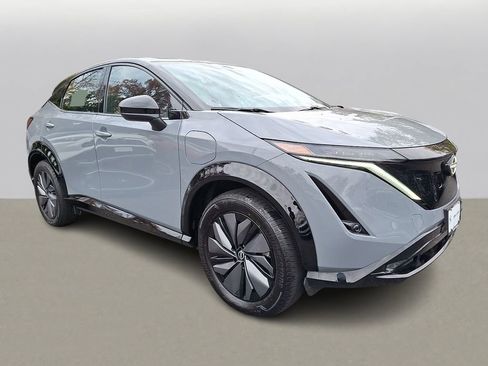 Used 2024 Nissan Ariya AWD image 3