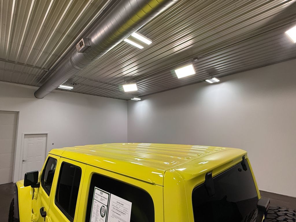 Used 2024 Jeep Wrangler Unlimited Rubicon AWD/4WD image 43