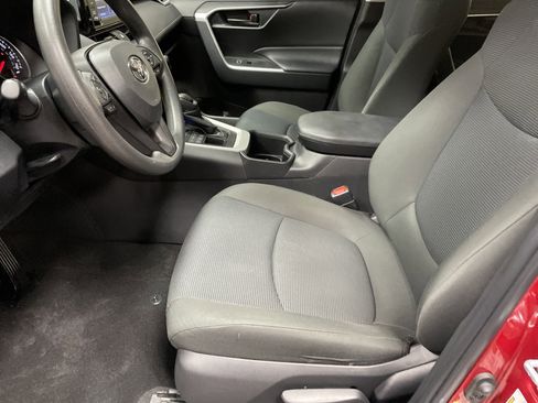 Used 2022 Toyota RAV4 LE image 16