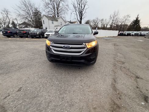 Used 2018 Ford Edge SE image 3