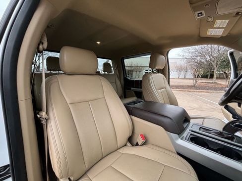 Used 2019 Ford F150 Lariat image 17