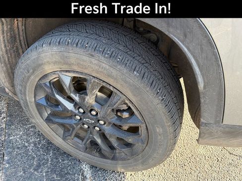 Used 2024 Chevrolet Traverse LT w/ Midnight/Sport Edition FWD image 6