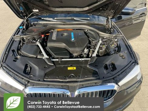 Used 2019 BMW 530e xDrive w/ Convenience Package image 14