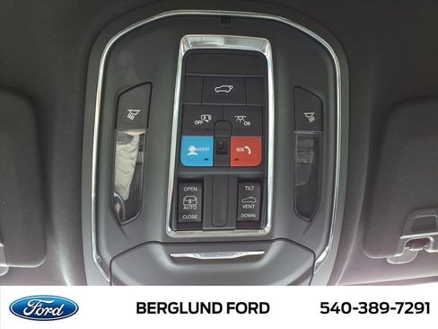 Used 2024 Jeep Grand Cherokee Altitude AWD/4WD image 32