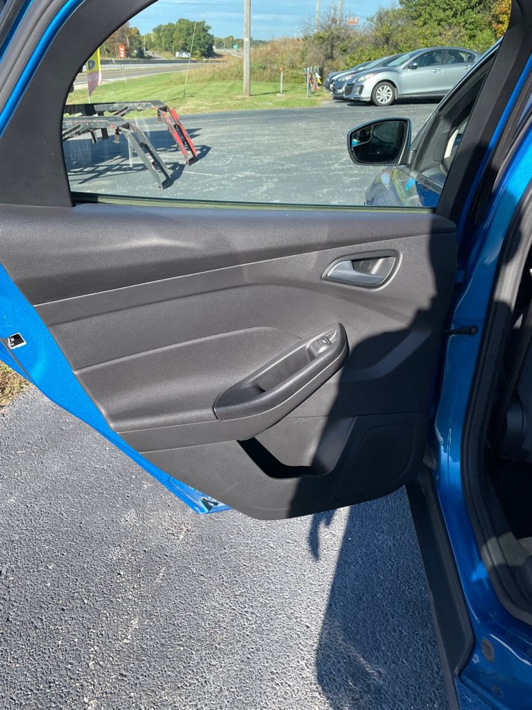 Used 2012 Ford Focus SE FWD image 15