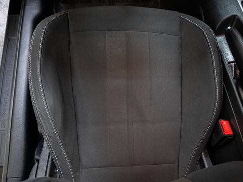 Used 2018 Ford Mustang Coupe RWD image 31