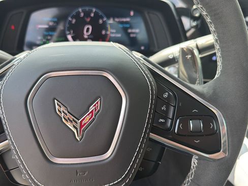 Used 2024 Chevrolet Corvette Stingray Premium Conv w/ Z51 Performance Package RWD image 17