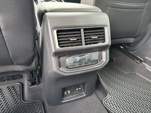 New 2026 Volkswagen Atlas SE FWD image 25