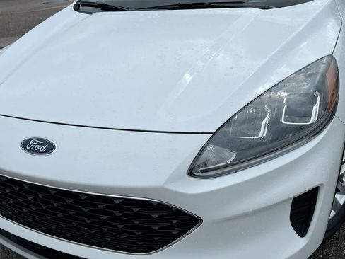 Used 2022 Ford Escape SE image 11