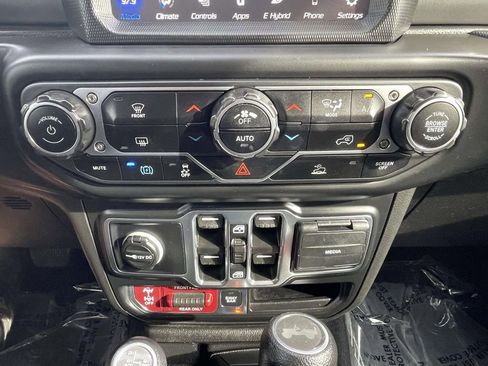 Used 2022 Jeep Wrangler Unlimited Rubicon 4xe image 36