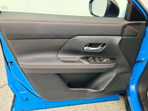 Used 2025 Nissan Kicks SR w/ SR Premium Package AWD/4WD image 11