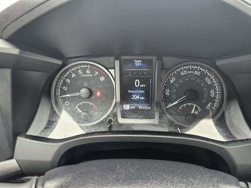 Used 2022 Toyota Tacoma TRD Sport image 18