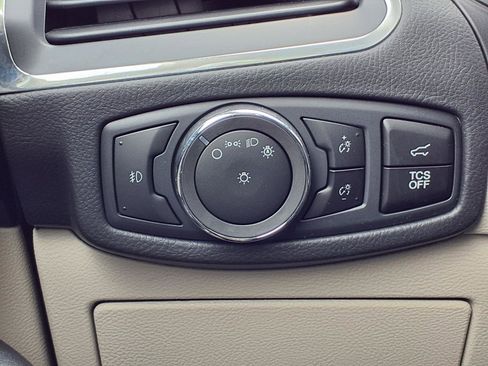 Used 2023 Ford Edge Titanium image 19