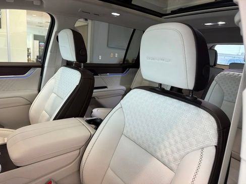 Used 2026 GMC Acadia Denali w/ Super Cruise Package AWD/4WD image 15