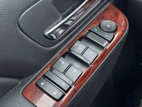 Used 2013 GMC Yukon XL SLT image 28