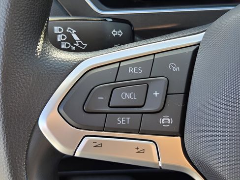 Used 2022 Volkswagen Tiguan S image 24