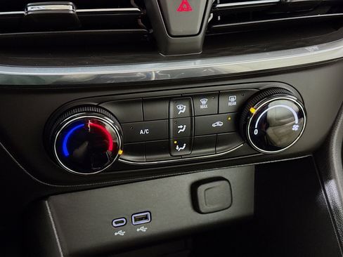 Used 2024 Buick Encore GX Preferred image 17