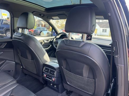 Used 2019 Audi Q7 3.0T Prestige w/ Prestige Package image 39