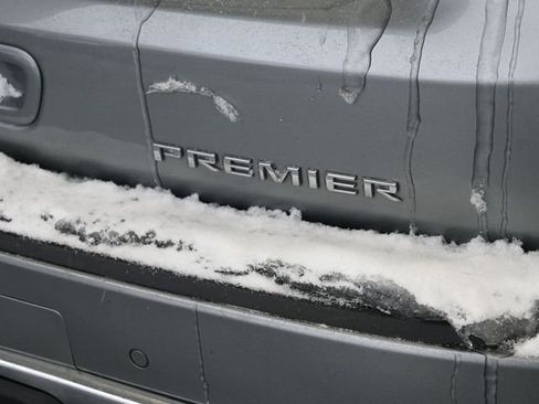 Used 2023 Chevrolet Suburban Premier image 13