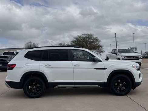 New 2026 Volkswagen Atlas Peak Edition AWD/4WD image 4