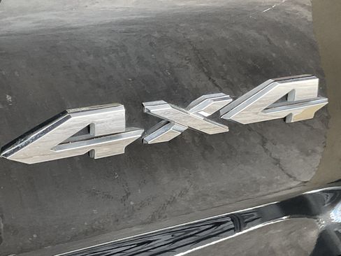 Used 2023 RAM 1500 Laramie AWD/4WD image 9