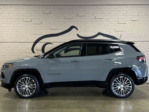 Used 2022 Jeep Compass Limited w/ Elite Group AWD/4WD image 7