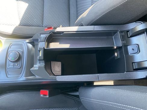 Used 2024 GMC Terrain SLE image 30