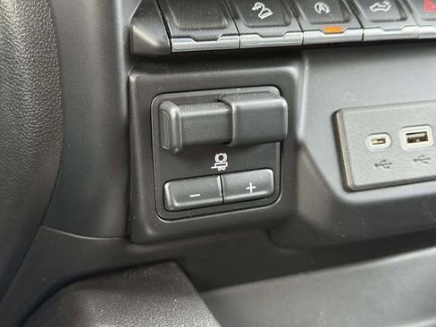 Used 2020 Chevrolet Silverado 1500 LT Trail Boss w/ Midnight Edition image 29