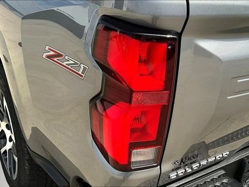 Used 2023 Chevrolet Colorado Z71 w/ Z71 Convenience Package 2 AWD/4WD image 24