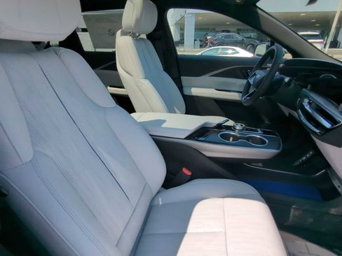 New 2025 Cadillac Lyriq Sport image 28