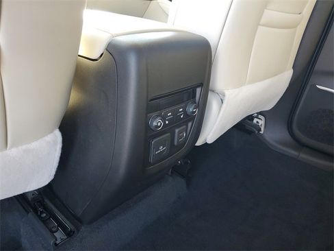 Used 2023 Buick Enclave Avenir w/ Avenir Technology Package image 11