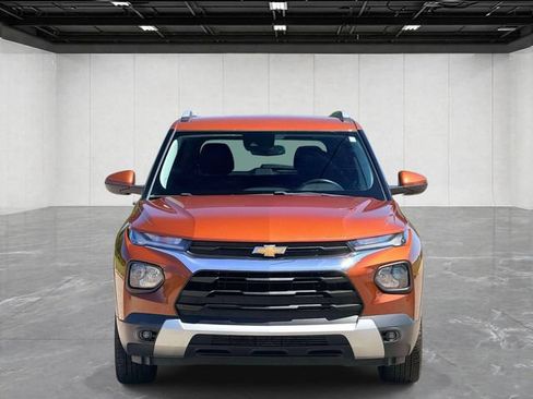 Used 2021 Chevrolet TrailBlazer LT w/ Premium Seating Package FWD image 8