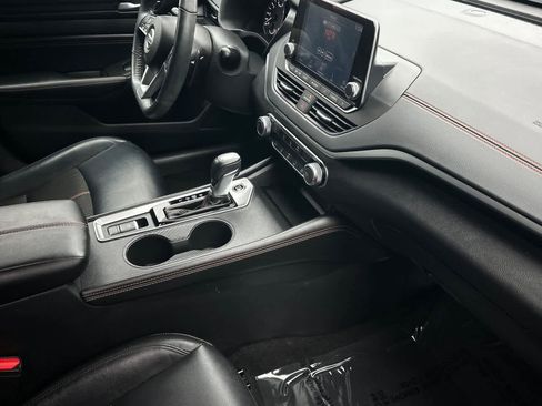 Used 2022 Nissan Altima 2.5 SR image 18