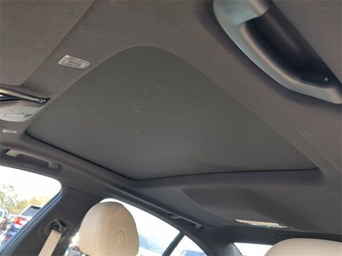 Used 2023 BMW 530e xDrive image 24