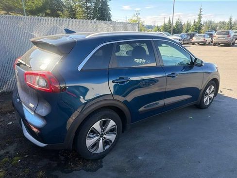 Used 2019 Kia Niro EX w/ Option Group 040 FWD image 3
