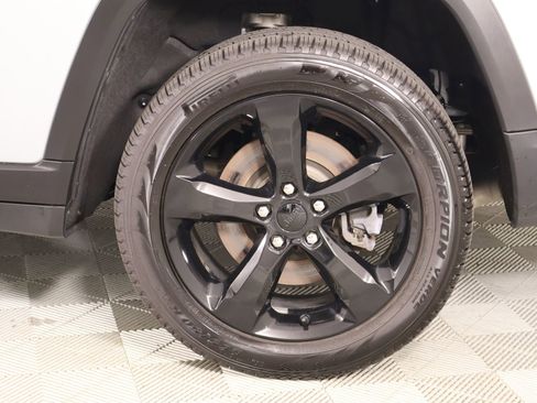 Used 2025 Jeep Grand Cherokee L Limited w/ Black Appearance Package image 22